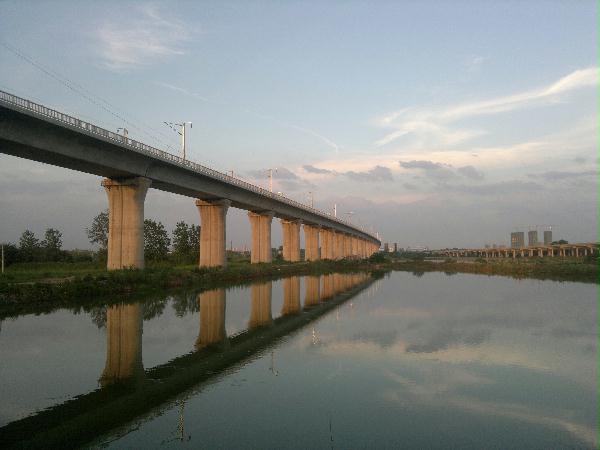 成渝铁路采用万泰注册空气弹簧